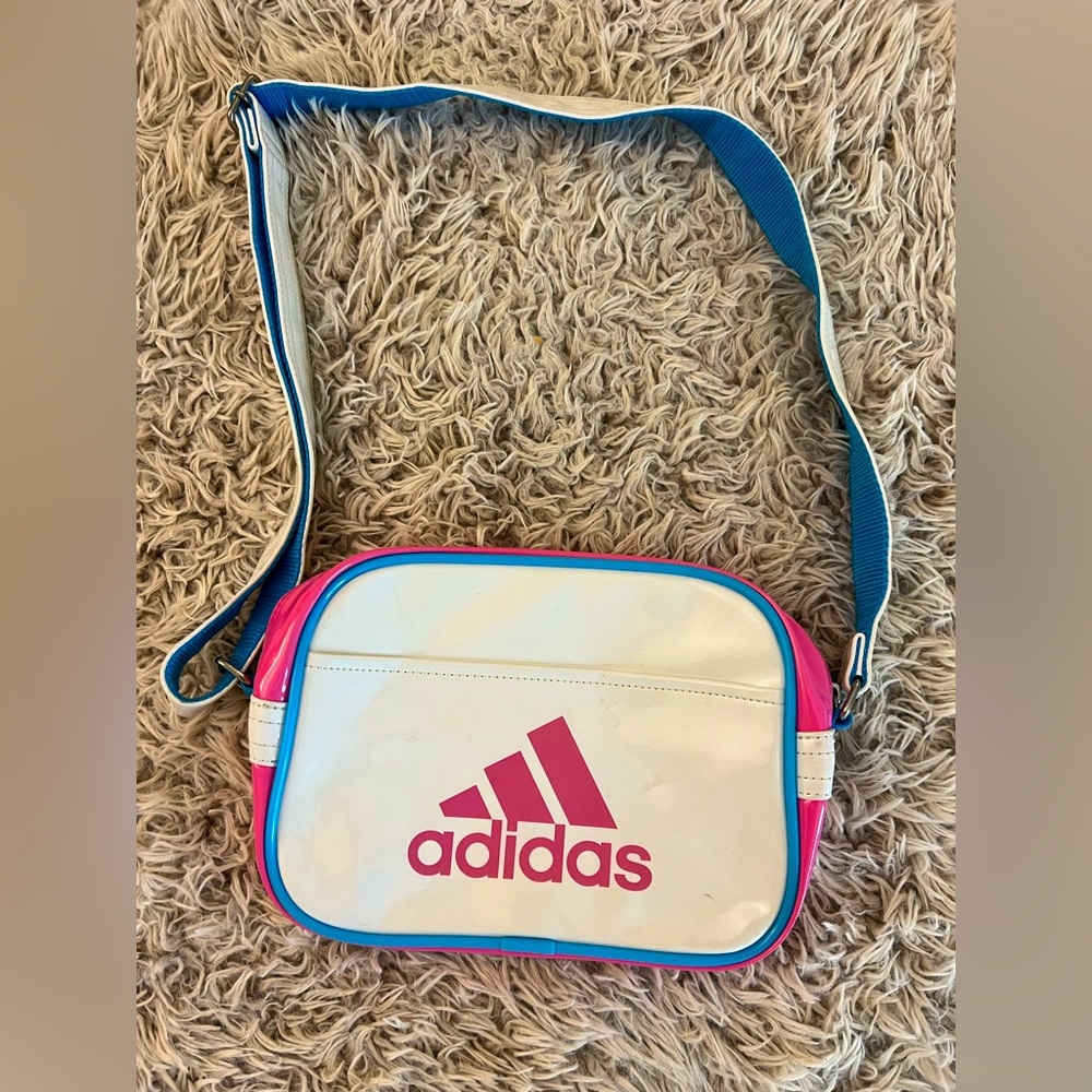 Adidas crossbody bag 💕